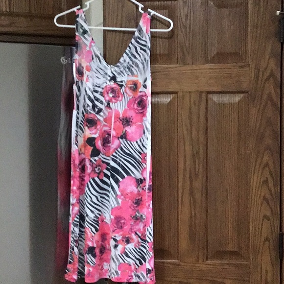 Summer dress - Picture 4 of 5